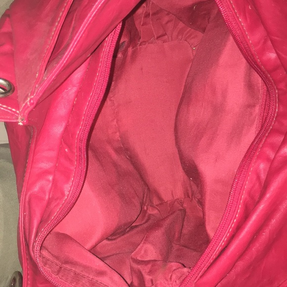 Red bag - Picture 8 of 9